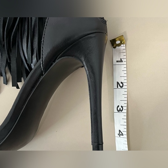 Steve Madden "Sioux" black leather studded fringe ankle strap heel sandals - Picture 9 of 9